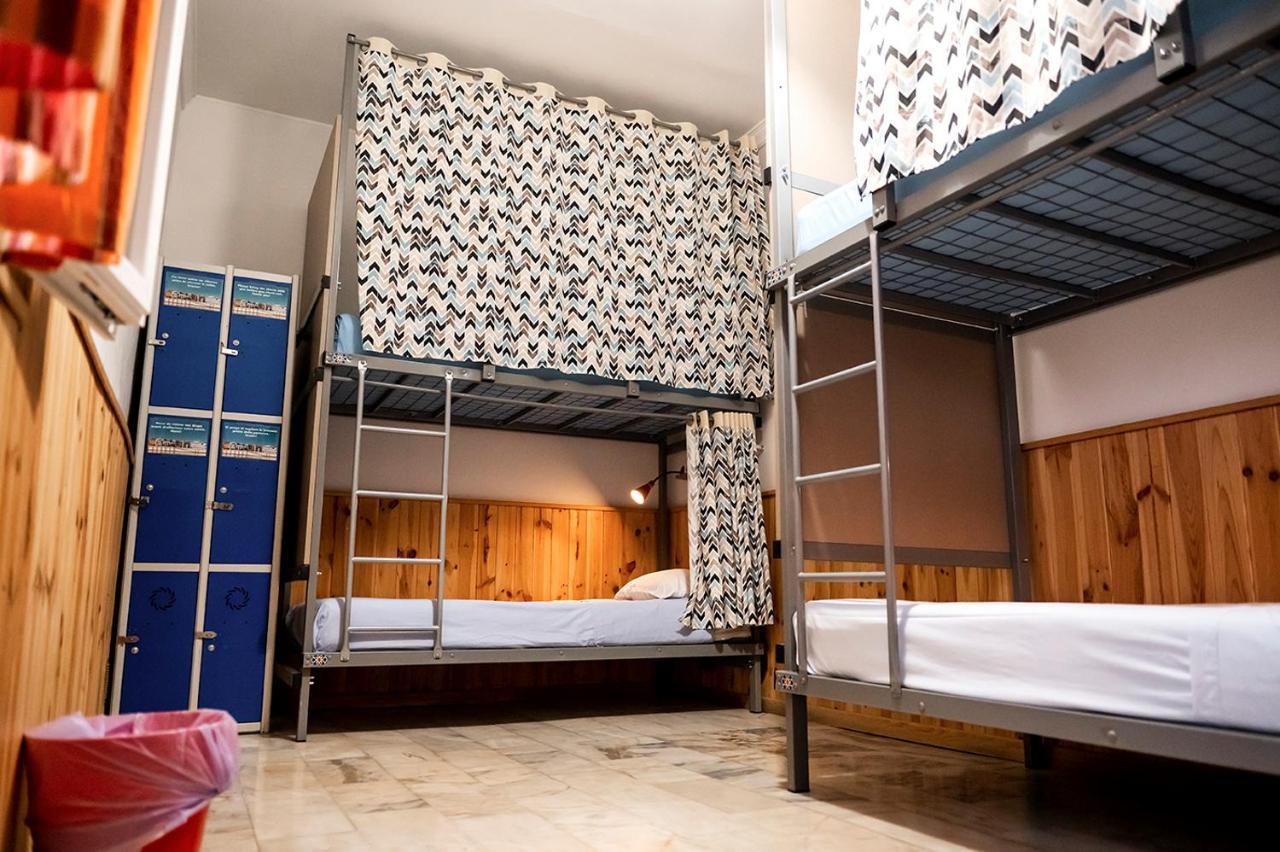 Triana Backpackers Albergue *