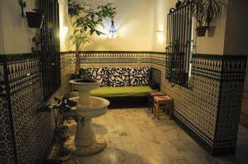 Triana Backpackers *